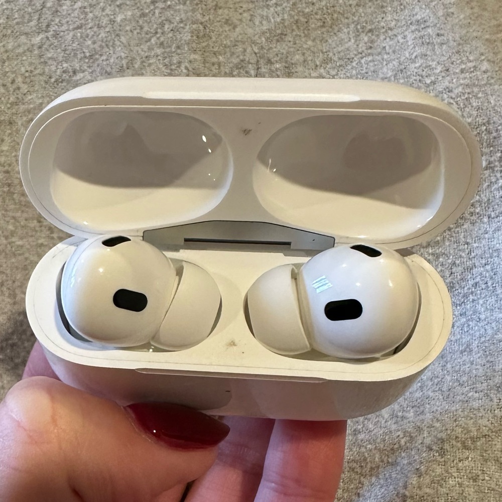 AirPod PRO’s - Picture 4 of 7